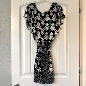 WHBM, small, super cute dress 🤍🖤